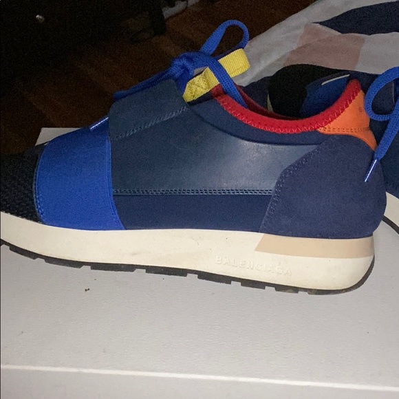 Sneakers - Picture 2 of 6